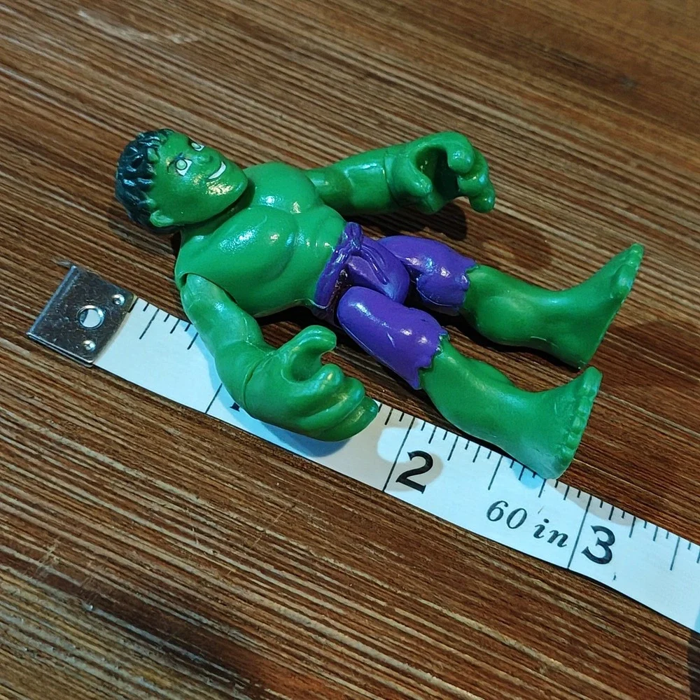 2010 Hasbro Marvel Super Hero Incredible Hulk Action Figure 2.75 Toy Cake Topper
